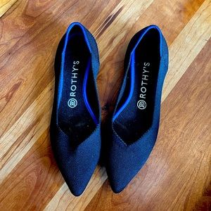 Rothy’s point flats, size 8 1/2 in black.